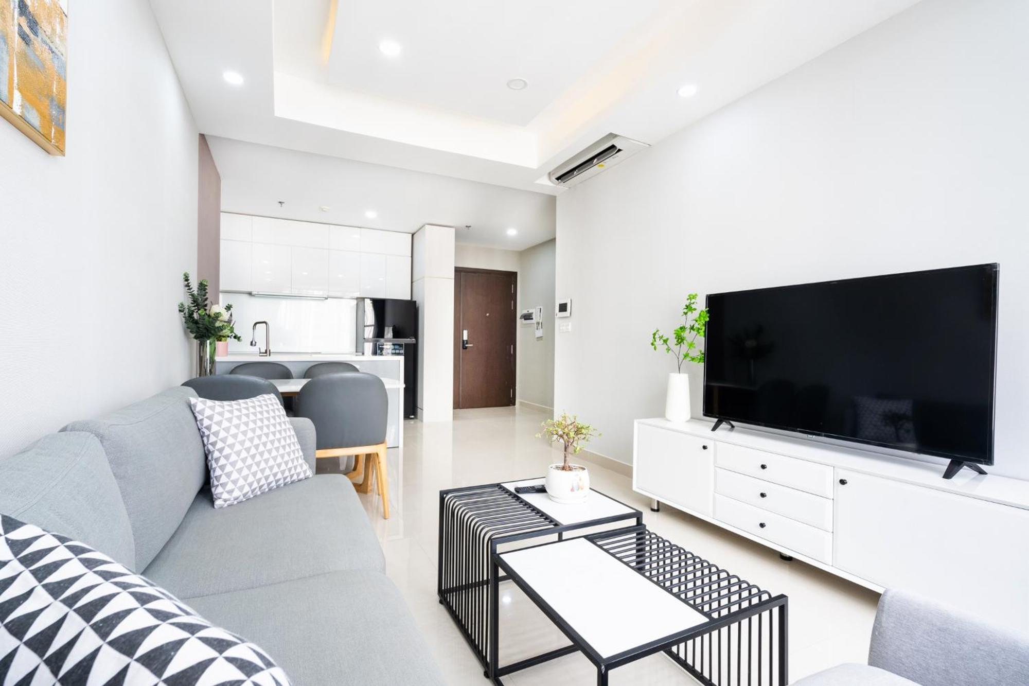 Min' - Rivergate Downtown Bui Vien - Free Pool Apartment *