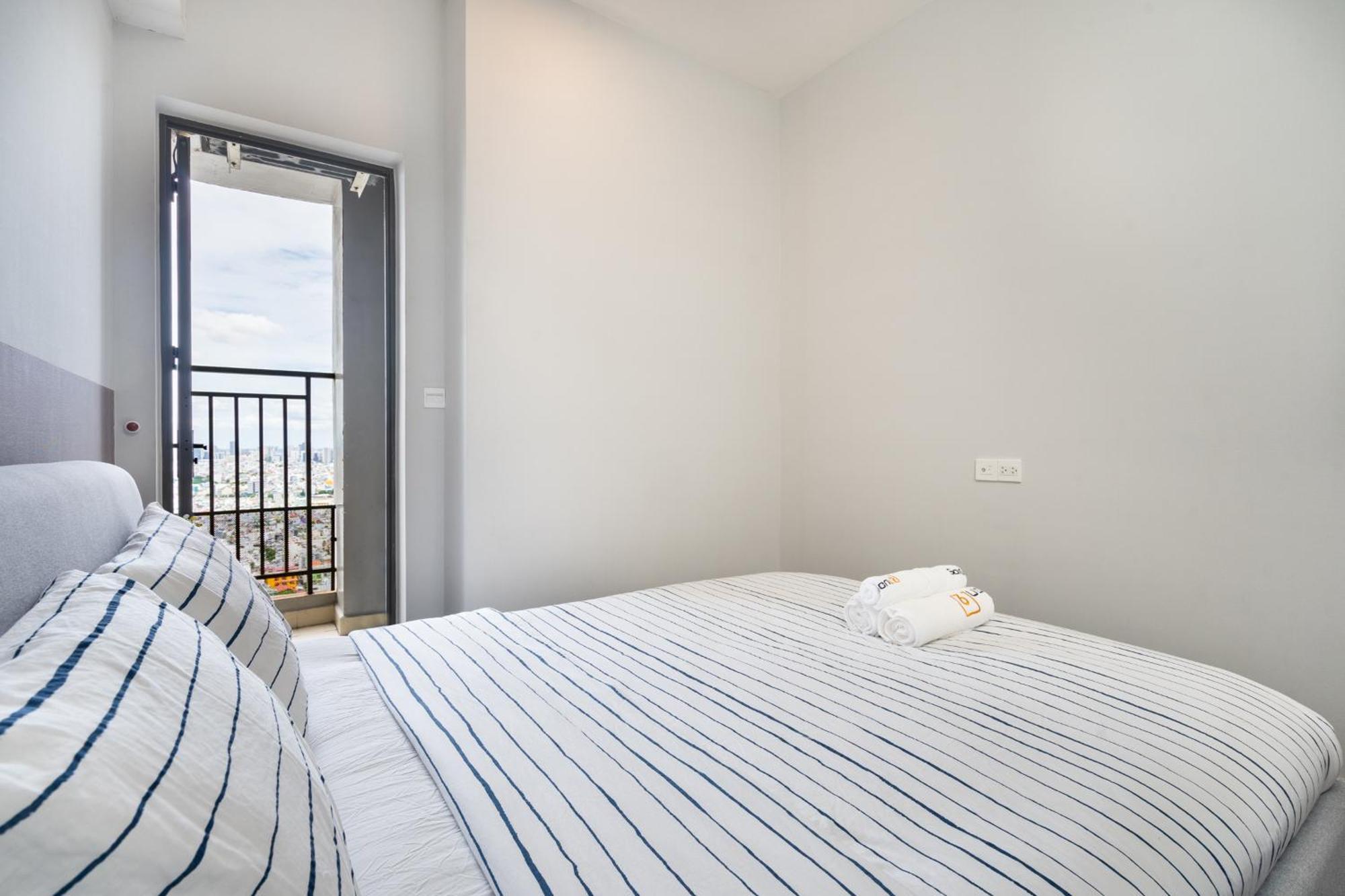 Min' - Rivergate Downtown Bui Vien - Free Pool Apartment