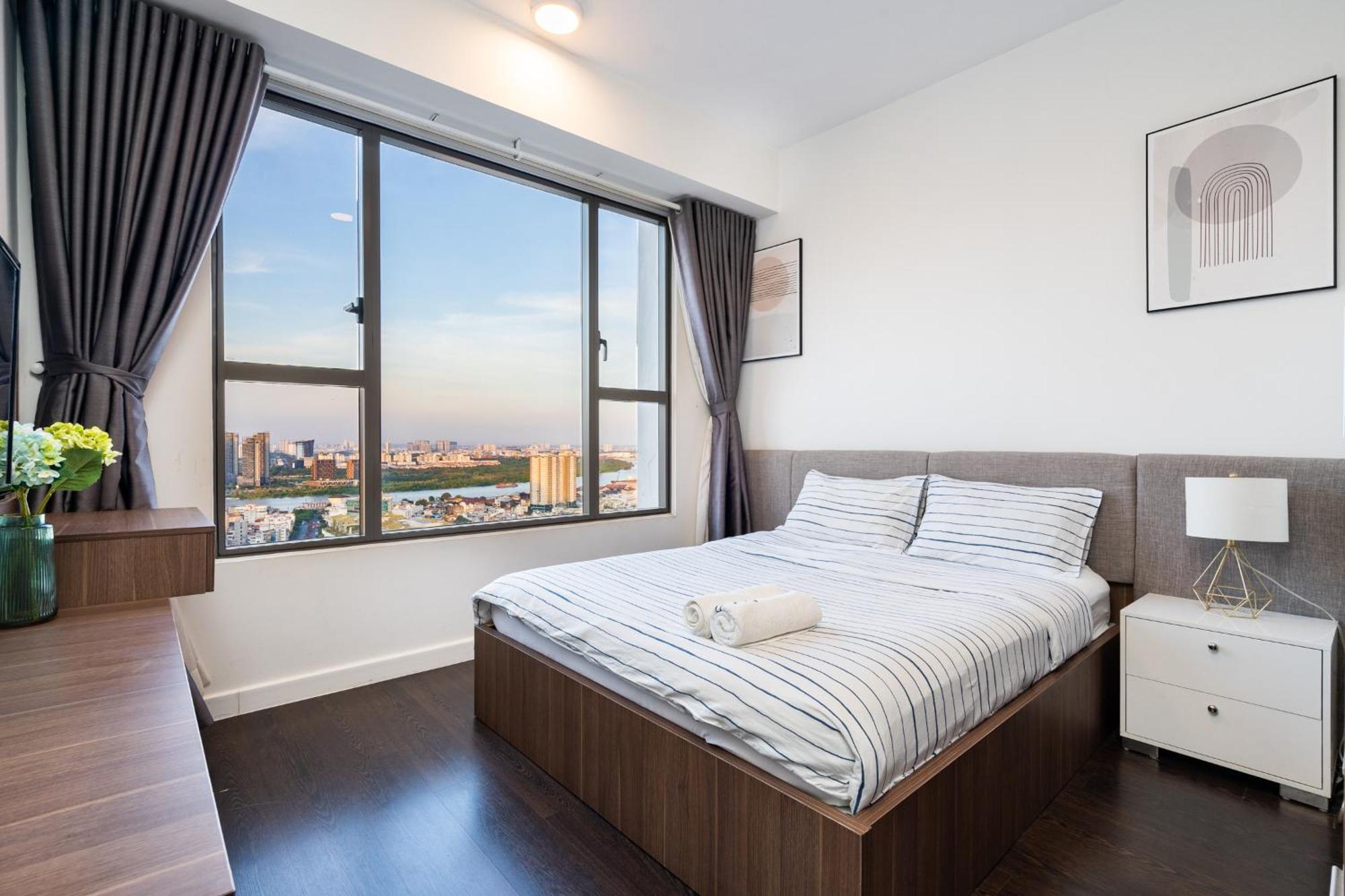 Min' - Rivergate Downtown Bui Vien - Free Pool Apartment *