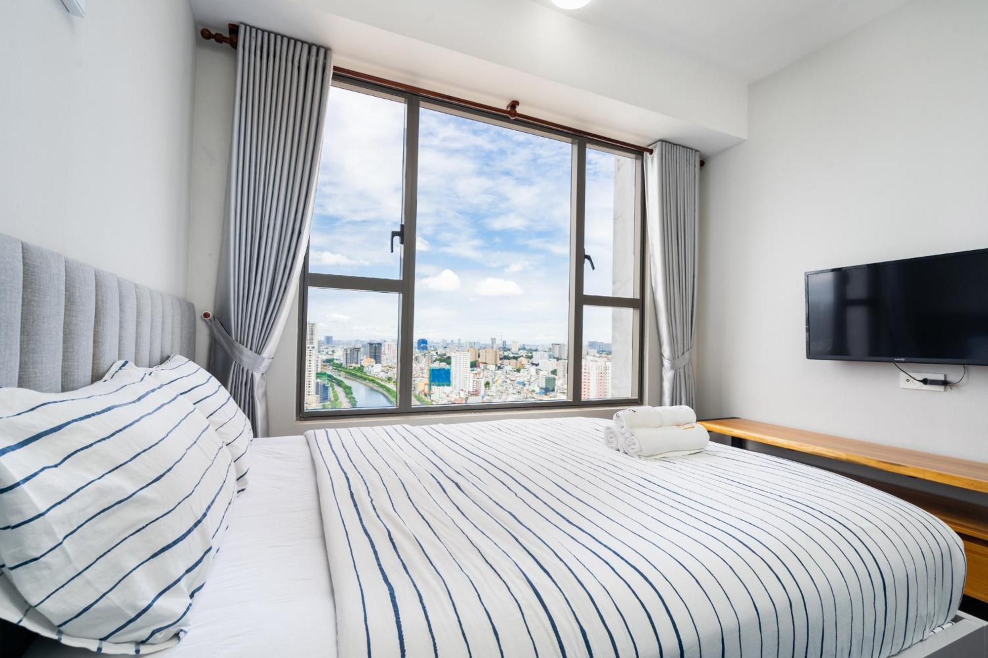 Min' - Rivergate Downtown Bui Vien - Free Pool Apartment Ho Chi Minh City