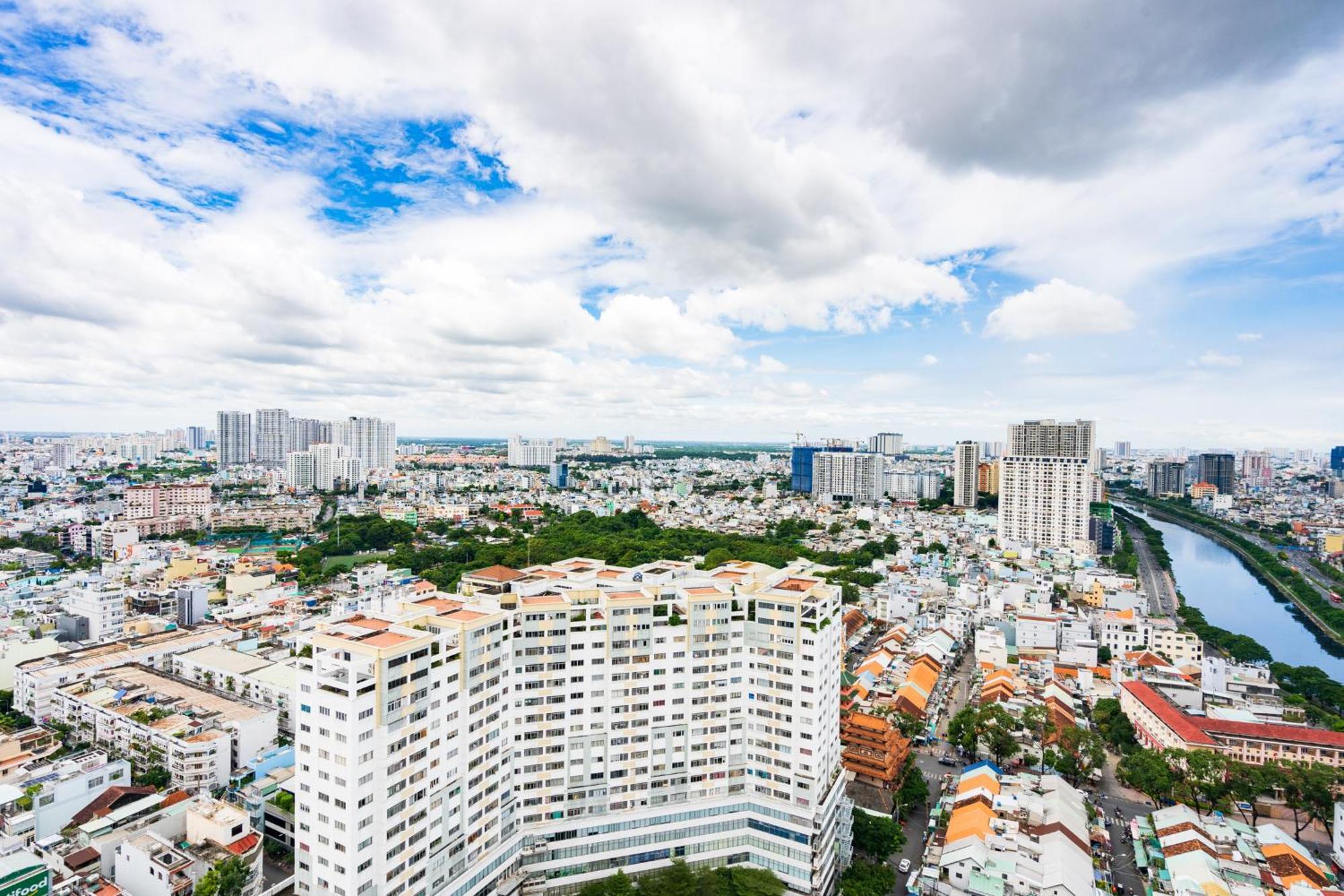 Min' - Rivergate Downtown Bui Vien - Free Pool * Ho Chi Minh City